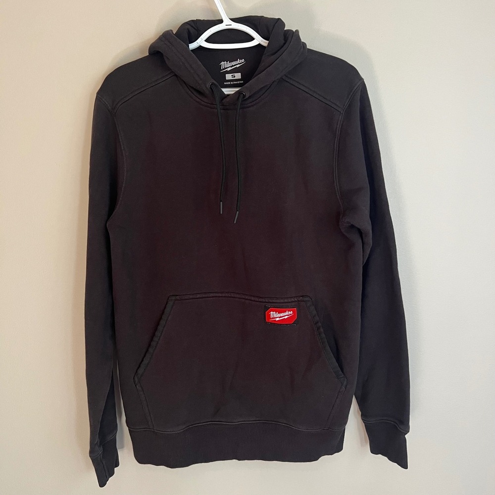 Milwaukee Mens Black Logo Patch Fleece Pullover Hoodie Sweatshirt Small